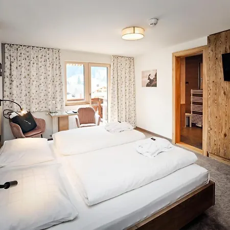 Alpenfeuer Montafon Отель