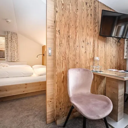 Alpenfeuer Montafon Otel 3*
