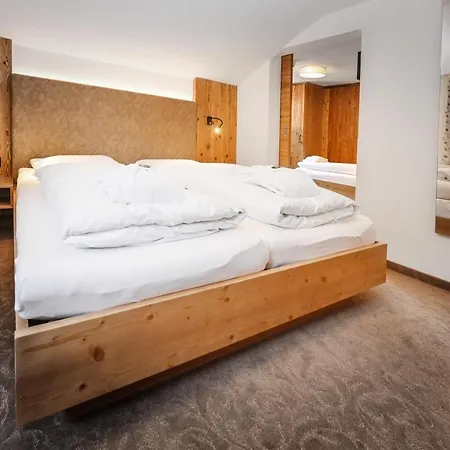 Alpenfeuer Montafon Otel 3*