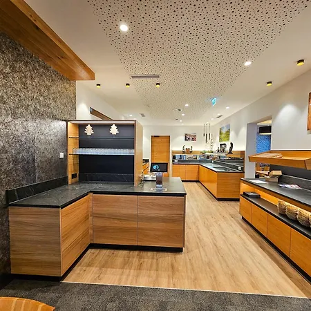 Alpenfeuer Montafon 酒店 3*