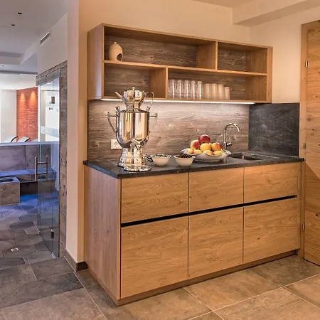 Alpenfeuer Montafon 酒店 3*